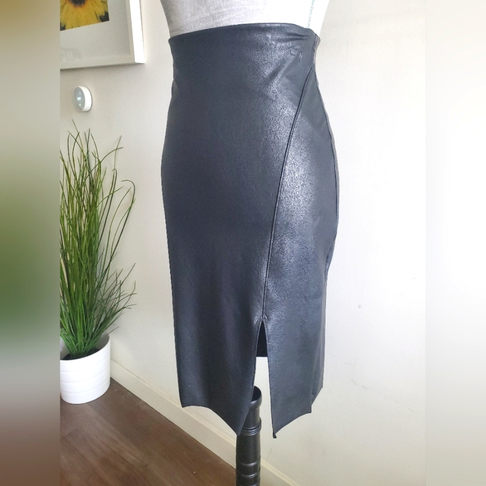 NWT COMMANDO Pencil Skirt